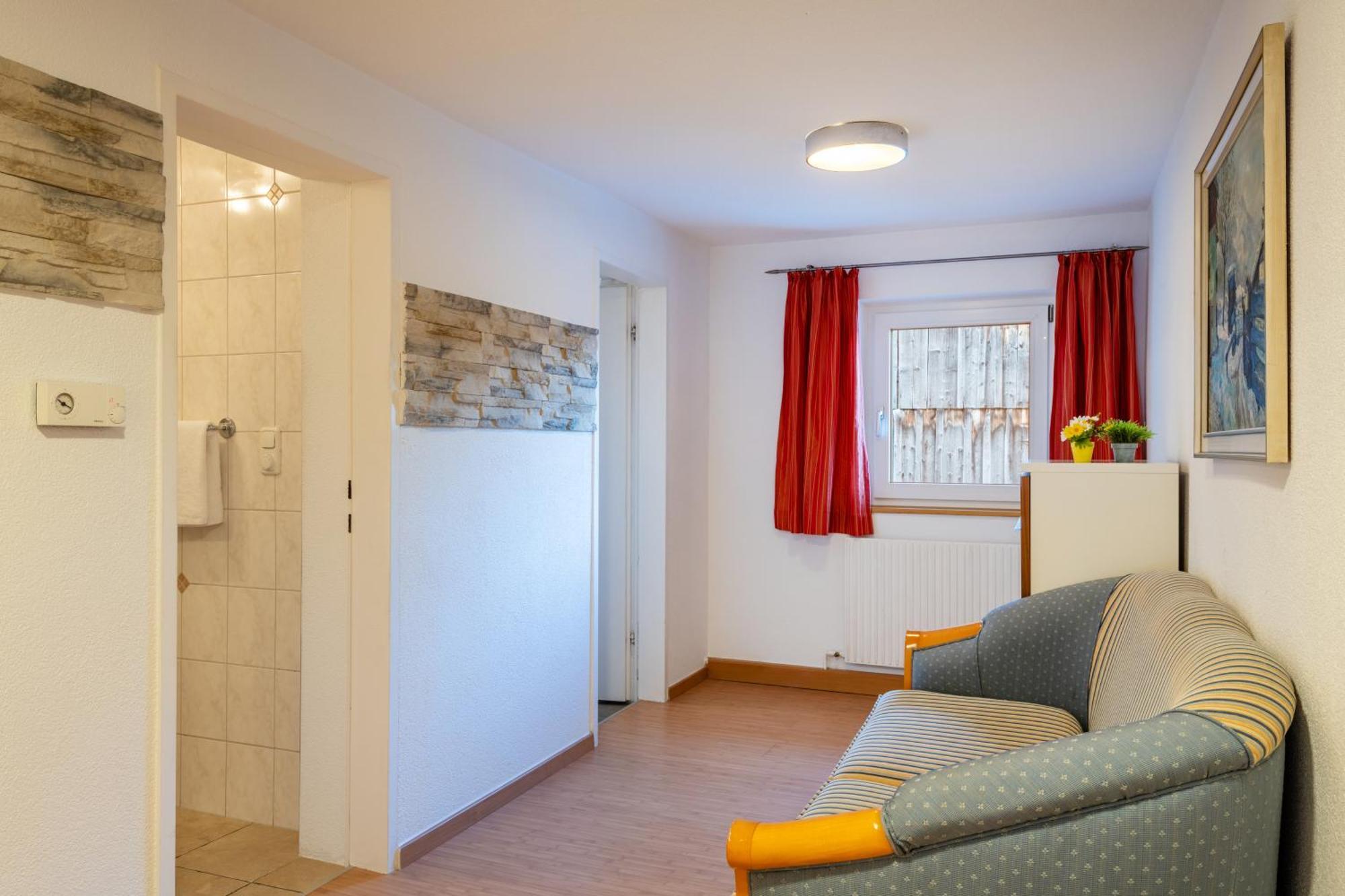 Apartmenthaus Ehrenberg Ehenbichl Екстер'єр фото